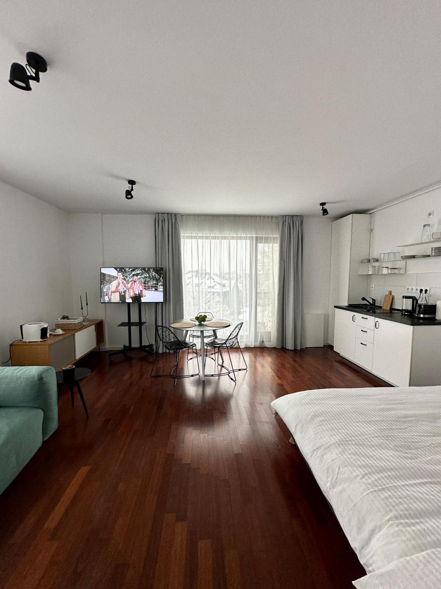 Central Haven Studio Bucharest Luaran gambar
